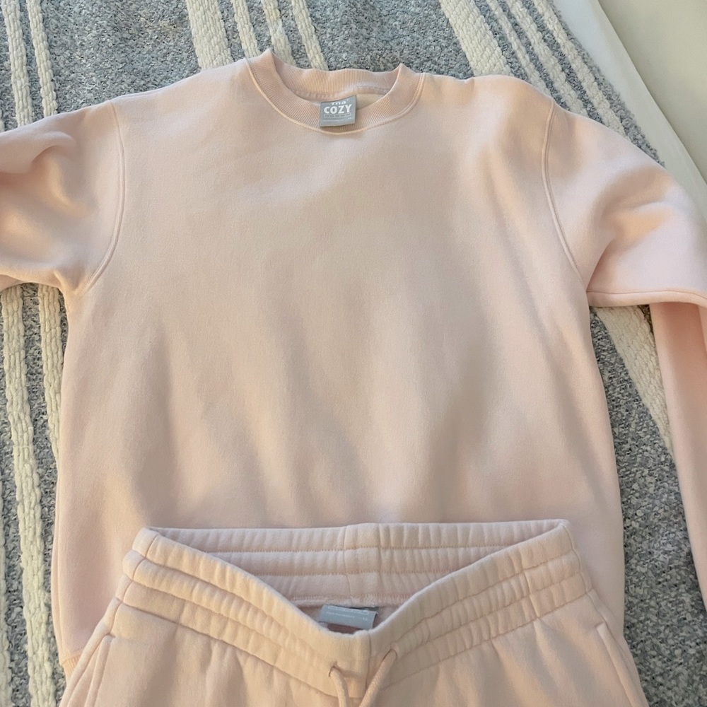 Aritzia TNA Cozy Sweat Set in Pink